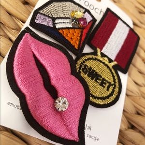 lip badge embroidery/stone brooch